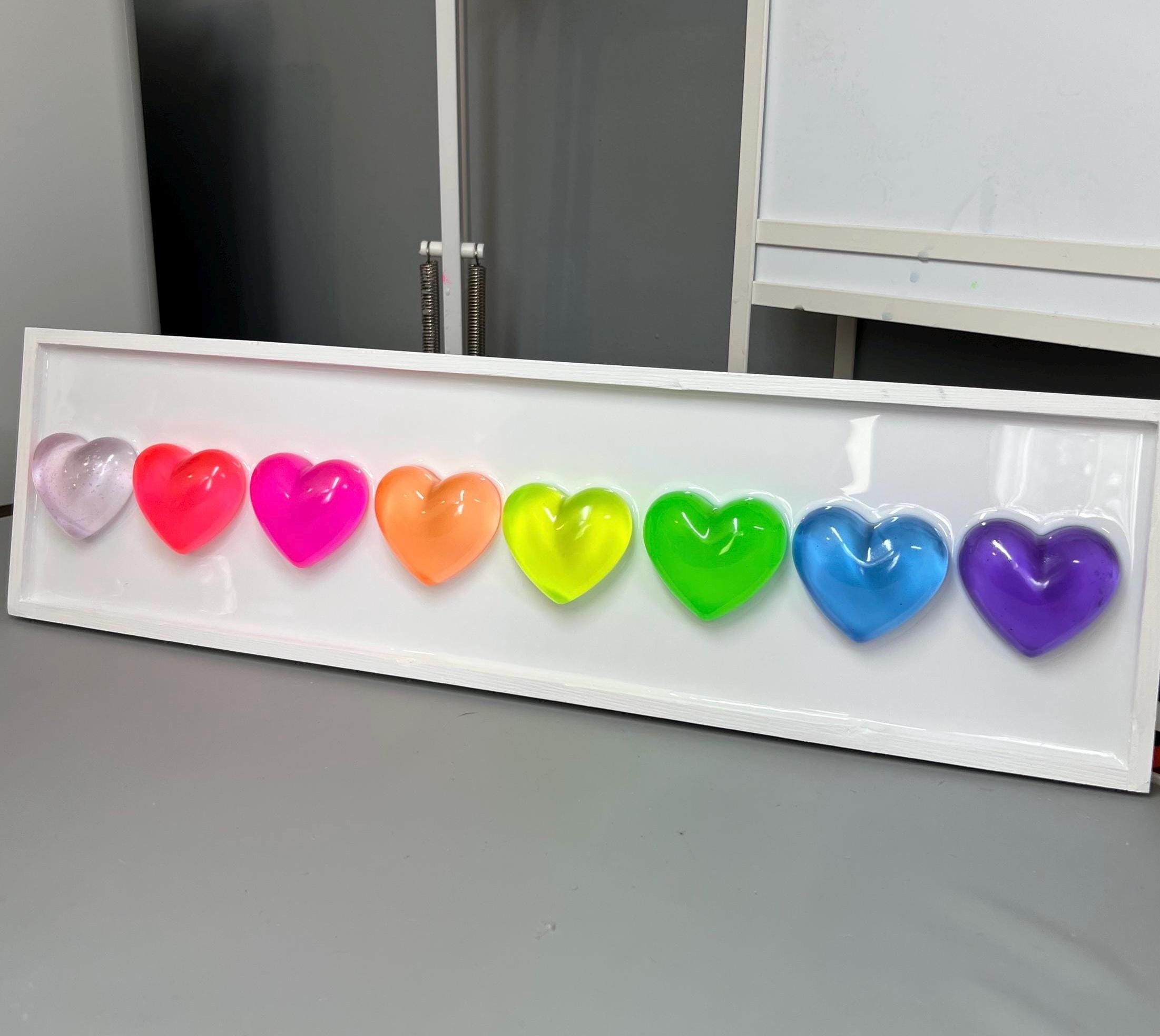 ネオンレインボー樹脂グミハートウォールアート：3Dポップアート