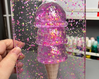 Pintura de resina de helado rosa 3D: Arte pop con destellos de confeti (20,3 x 15,2 cm)