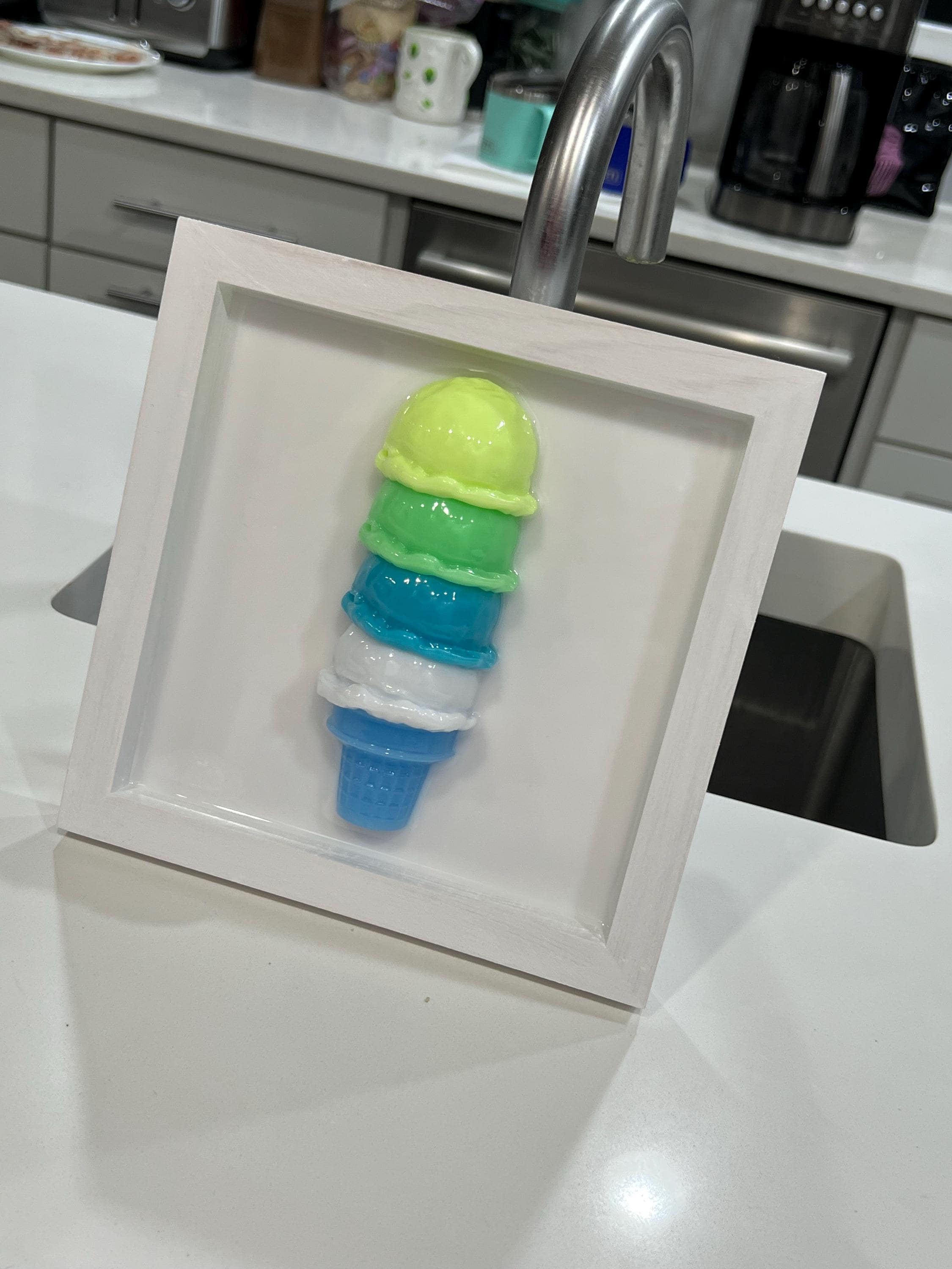 3Dアイスクリーム樹脂ウォールアート：レインボーキャンディポップ