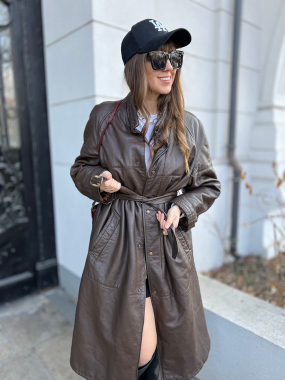 Manteau long marron foncé femme sale