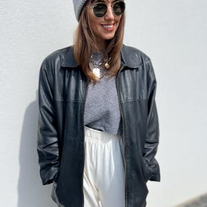 Veste en cuir noir vintage manteau coupe boxy classique droite années 80 90 parfait état doux femme 36/38 M printemps 2025