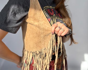 Beige suède vest met franjes, vintage stijl, boho-stijl, hippie-stijl, echt leer, festivalstijl, lange franjes, maat XS/S, western cowboystijl