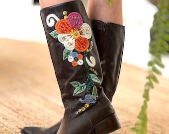 Vintage leather boots 39 / 7 Brown genuine leather decorated retro 70s 80s cowboy boho western woman festival embroidered