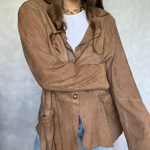Veste en cuir suédé marron vintage manteau chemise classique décontracté Gerry Weber surdimensionné unisexe taille L / XL très bon état doux printemps taupe