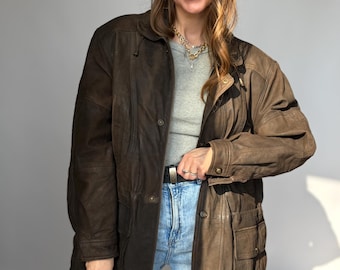 Vintage brown leather jacket classic distressed 38 medium dark 80s 90s autumn unisex man woman regular fit