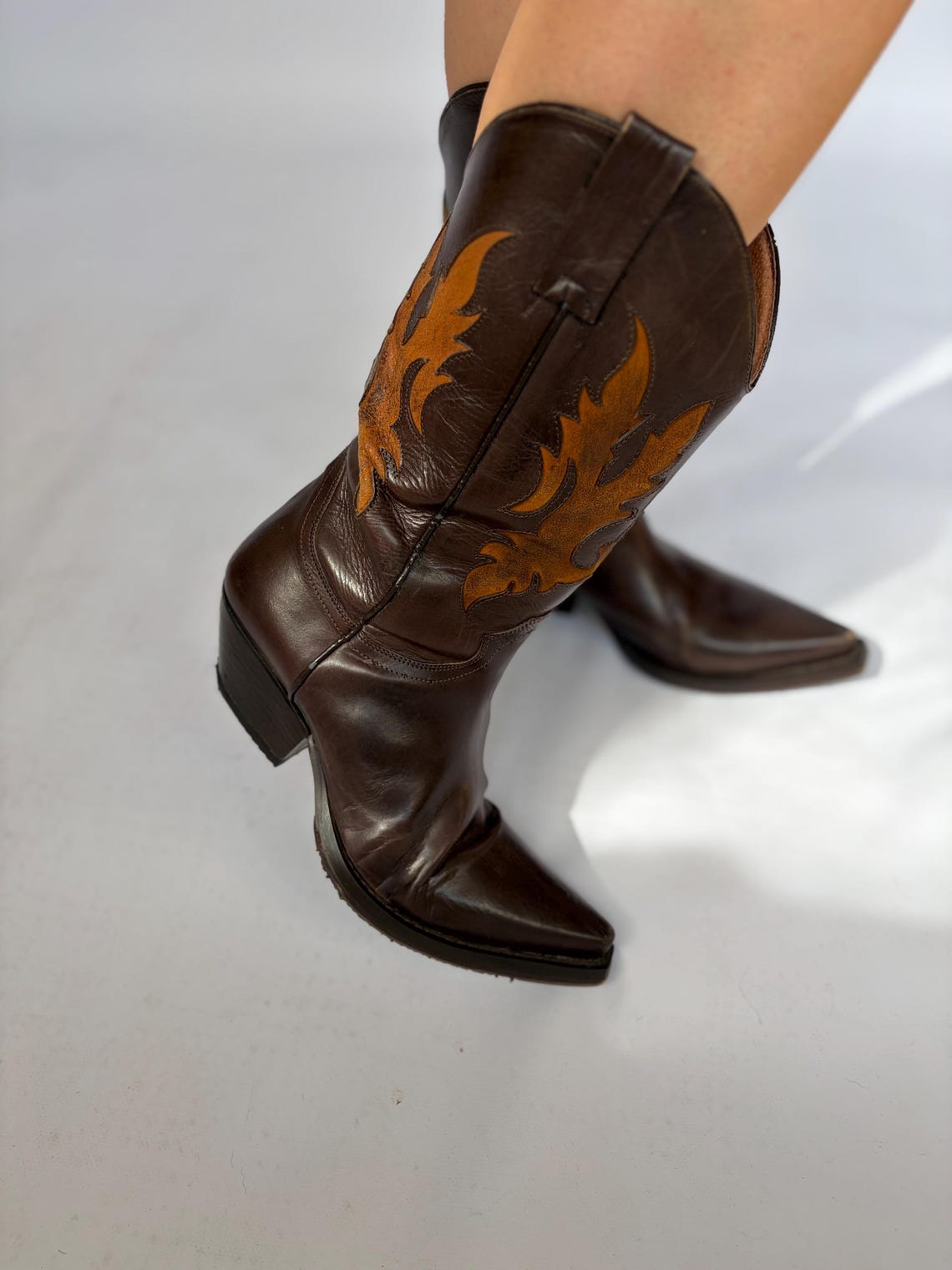 Cowboy boots vintage 39 6 beige Brown  leather western festival boho style etno Indian woman southwestern rodeo embroidered summer classic, foto 2 di 5