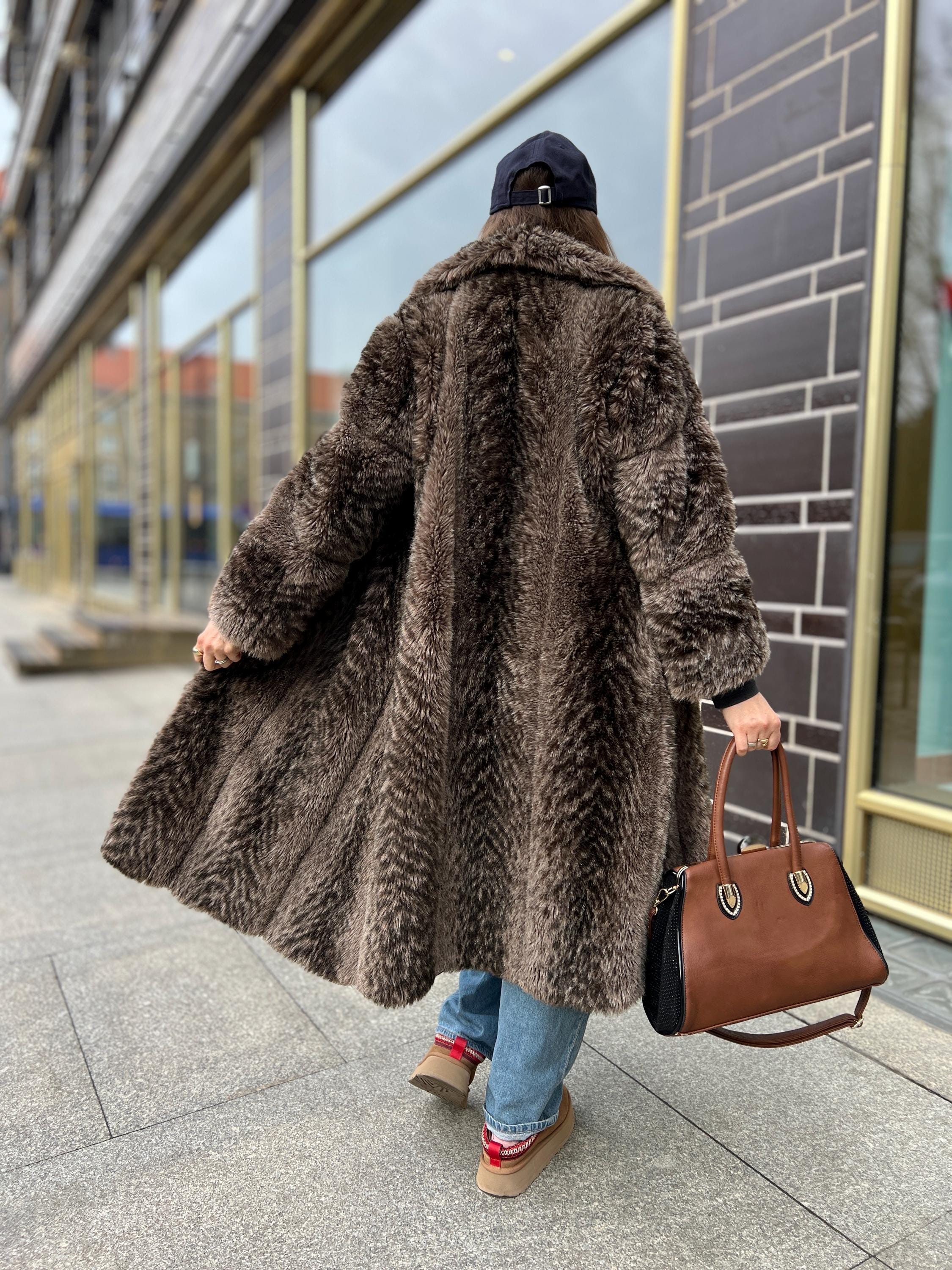 Vintage Faux Fur Coat Long Brown Raccoon Lynx Herringbone Rows M