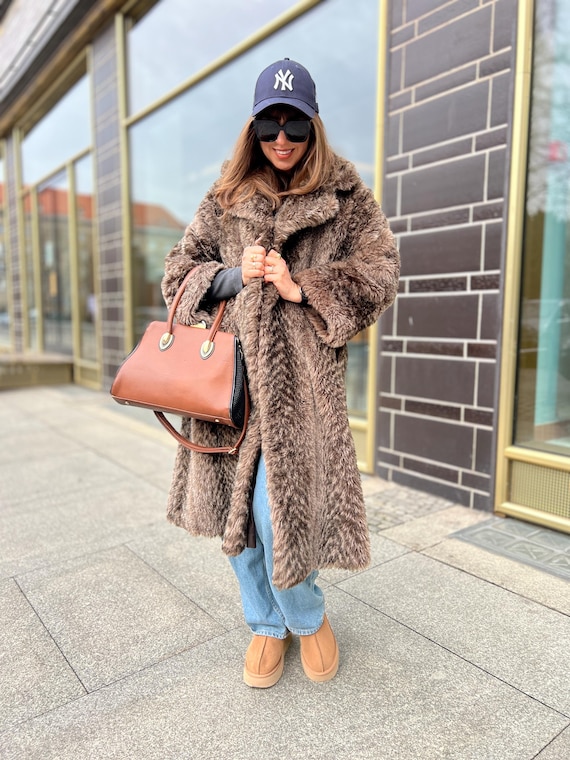 Vintage Faux Fur Coat Long Brown Raccoon Lynx Herringbone Rows M