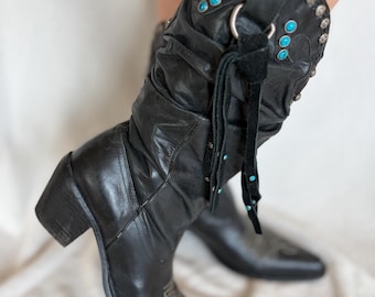 Vintage cowboy boots with fringes, Indian western festival shoes, black leather boots 40 boho hippie woman classic rodeo embroidery