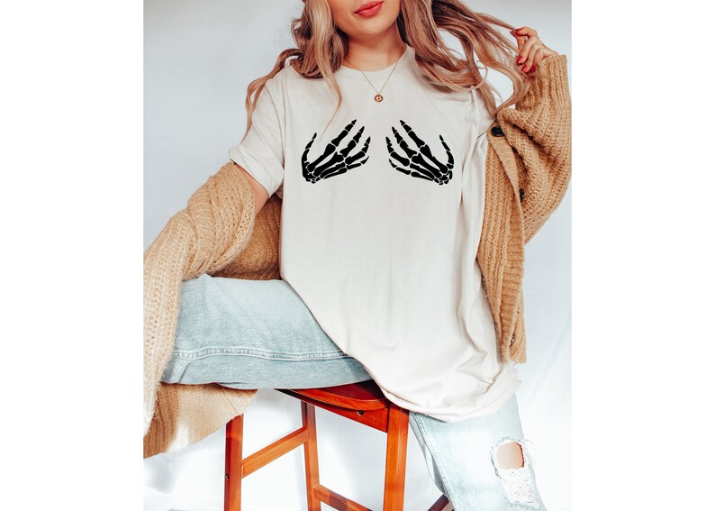 Skeleton Hand Shirt,Hand Bra Shirt,Skeleton Hand Bra Shirt,Funny Halloween Shirt,Halloween Party Shirt,Halloween Shirt,Funny Halloween Gift bild 6