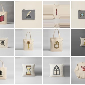 Puede incluir: Una colección de bolsas de tela color crema, estuches grises con cremallera, cojines cuadrados y una sudadera color crema con varias ilustraciones gráficas literarias y vintage, incluyendo un libro abierto, una pluma, gafas, una llave, un reloj, una vela, un reloj de arena, una ventana y el texto One More Chapter.