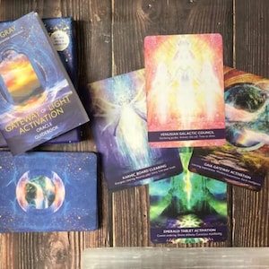 Gateway of Light Activation Oracle: een kaartspel met 44 kaarten en een handleiding