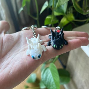 Portachiavi 3D Sdentato e Furia Diurna – Coppia di draghi fatti a mano – Come addestrare il tuo drago – 5 cm Kawaii Chibi Geek Gift