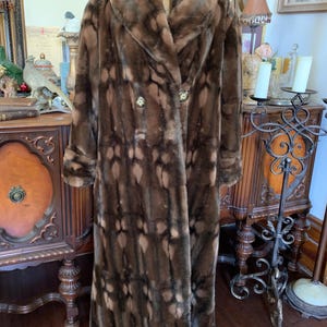 Abrigo largo de piel sintética exótica, glamuroso, de estilo vintage, épico y único, inspirado en los años 30 y en la estética de Gatsby, con un enorme cuello.