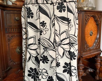 Vintage Joseph Ribkoff Classy Cut Pleated Modern Gladiator Satin Floral Skirt