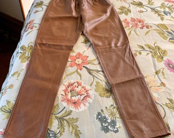 Pantalones ajustados de cuero elástico suave color camel y marrón caramelo estilo vintage - Estilo bohemio occidental del suroeste