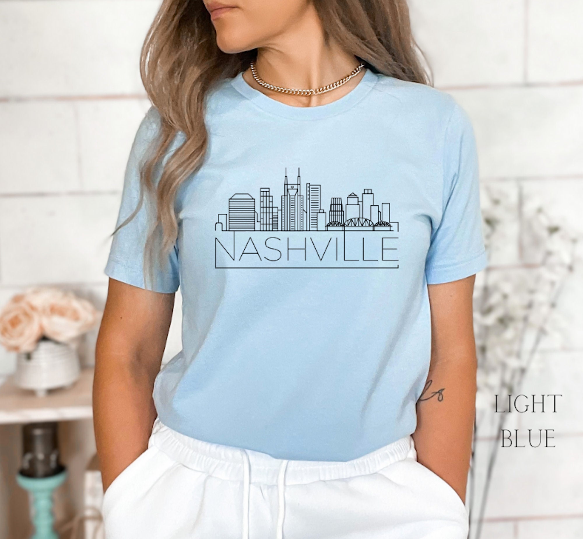 Discover Nashville Tennessee Shirt - Unisex Crewneck Skyline Nashville, Tennessee T-Shirt