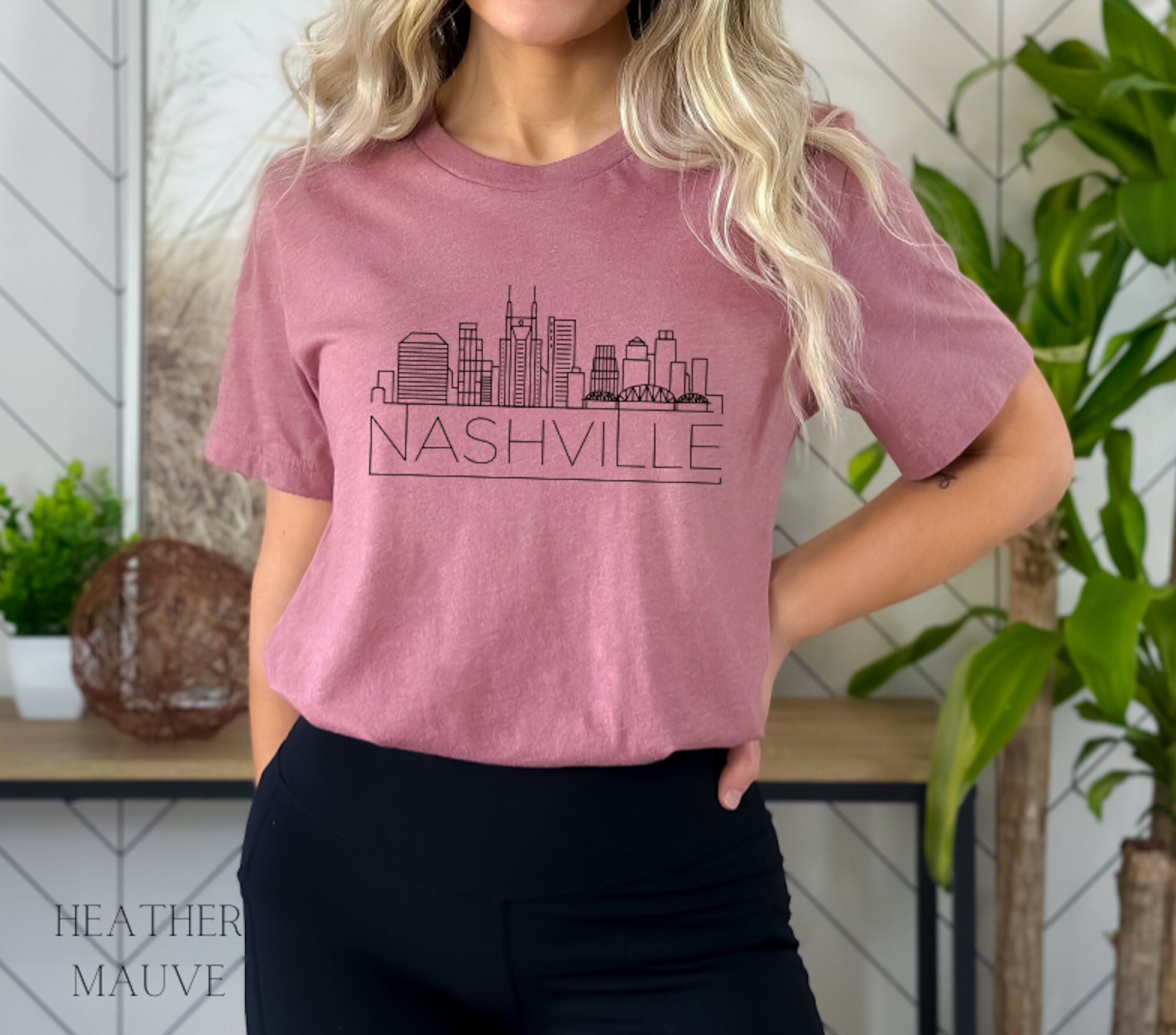 Discover Nashville Tennessee Shirt - Unisex Crewneck Skyline Nashville, Tennessee T-Shirt