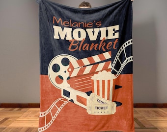 Personalisierte Decke Geschenk für Filmliebhaber, Filmnacht Decke Housewarming Geschenk für Freunde Film Zimmer Dekor Benutzerdefinierte Name Familiengeschenk
