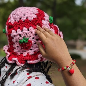 Crochet Strawberry Bucket Hat & Bracelet Set: Summer Gift
