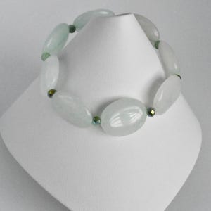 Pale Mint Green Oval Semi-Precious Stone Mint Faceted Glass Elastic Bracelet