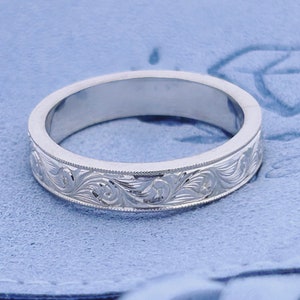 Hand engraved wedding band. 14K or 18K solid Gold