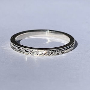 Hand engraved wedding band. 14K or 18K solid Gold
