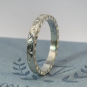 Hand engraved wedding band. 14K or 18K solid Gold