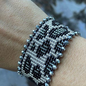 Handmade Leopard Seed Bead Bracelet: Boho Animal Print Jewelry