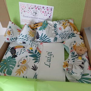 Geburtsbox, Dschungel, personalisierte Geburtsbox, Feuchttücherkorb, Pinkelschutz, Schnullerband, Krankenaktenhülle, Beutel,