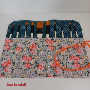 Personligt broderat vattentätt penselfodral - L/30x22 - XL/33x35 - handgjort - smink- eller penselfodral - lärarpresent