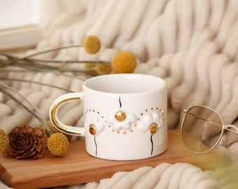Daisy Mug - Floral Ceramic Cup - Charming Papatya Design Drinkware - Spring Inspired Coffee Mug