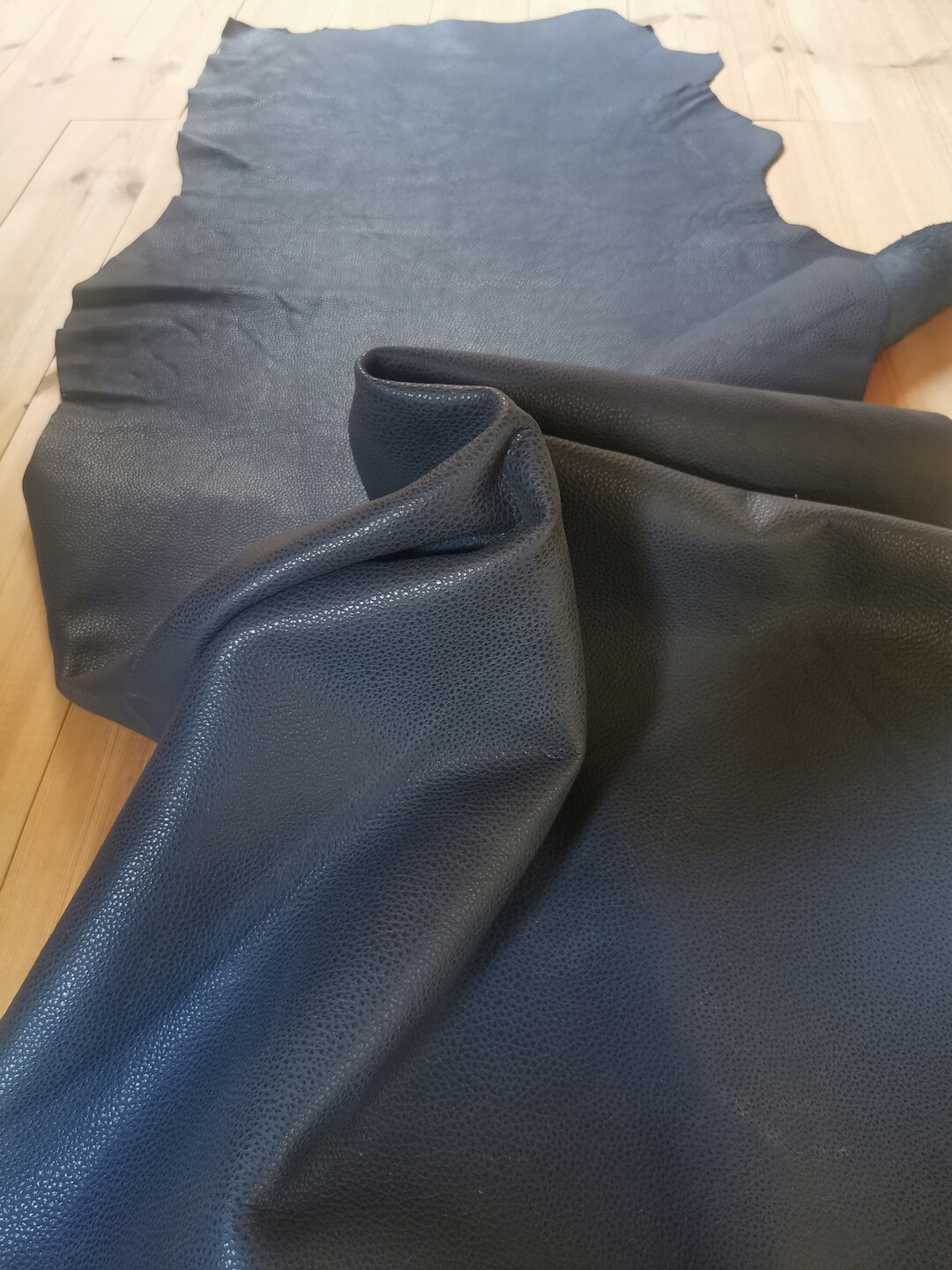 Quality Cow Leather Hide blue Leather Tanned Leather Leather Supply 1,2