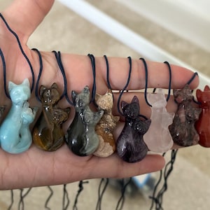 Natural crystal /stone/jade Cat Necklace