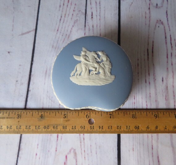 2 Wedgwood Pieces, Heart or Kidney Shaped Trinket… - image 6