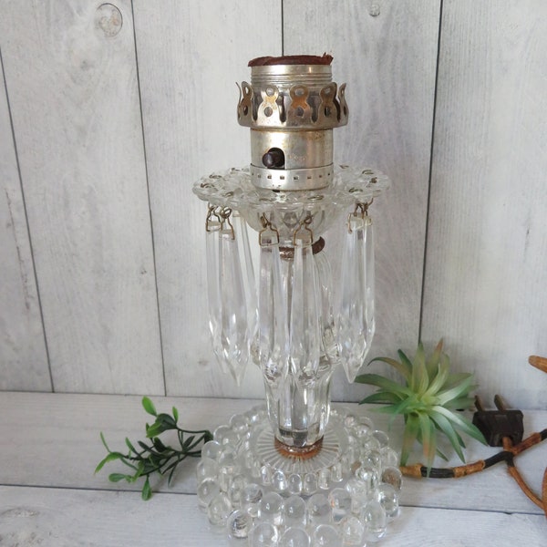 Vintage lamp with crystals, boudoir, Hollywood Regency, glass and cut crystals, original wiring, for bedside table, mantle, dresser