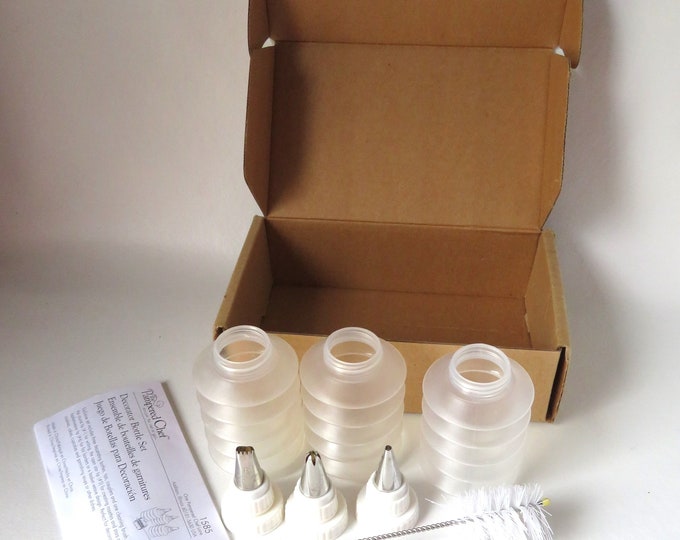 8 Oz. Decorating Squeeze Bottle With 3piece Coupler Set includes