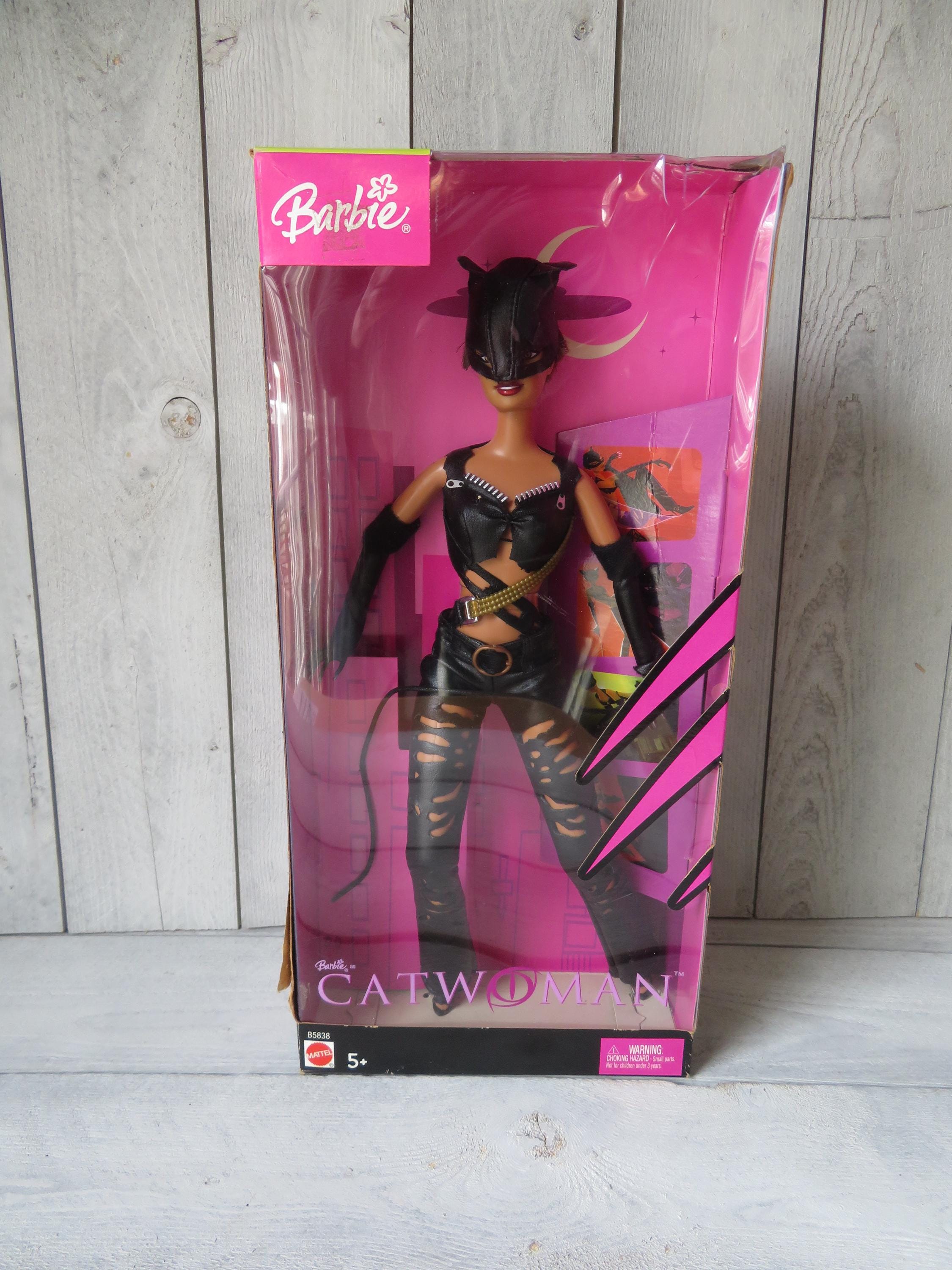 Barbie Cat Woman バービー　キャットウーマン Amazon.com: Barbie Collector Classic Catwoman Barbie Doll
