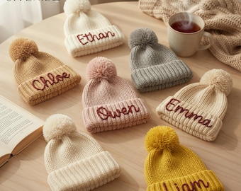 Bonnet enfant brodé à la main avec pompon, bonnet prénom personnalisé, chapeau d'hiver pour enfant, chapeau d'hiver pour petite fille, chapeau pour enfant, chapeau d'hiver pour bébé