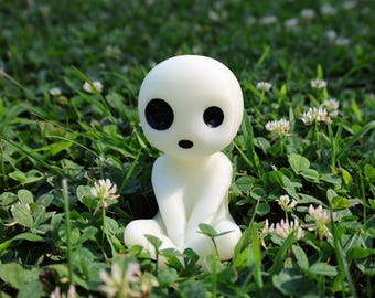 Kodama with crossed legs (Glow in the Dark)