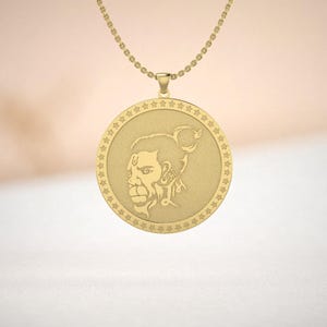 Lord Hanuman Pendant Necklace – Gold Round Engraved Hindu Jewelry – Protection Talisman – Devotional Gift – Courage & Strength Amulet