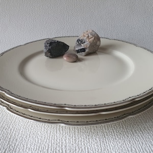 Puls Czechoslovakia, antique dinner plates fluted cream-colored with silver rim, from the 1920s/1930s, in perfect condition!