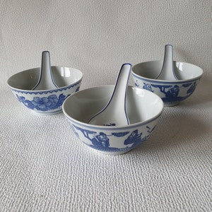 Chinese soup or rice bowls with matching spoons in white-blue porcelain with Three Gods Motif Fu Lu Shou | Asian miso bowls