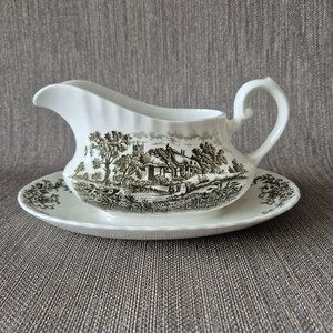 Ridgway Staffordshire "Shakespeare's Country" Vintage Gravy Boat / Sauce Boat in Grey-Brown Transferware