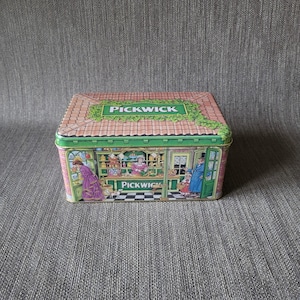 Vintage Pickwick Theeblik met Charmante Winkelscène | Decoratief Blik uit de Jaren '90