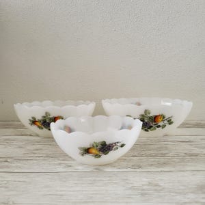 Arcopal &quot;Fruits de France&quot; Vintage Milk Glass Bowls: Set of 3 & Separate Large Bowl (23 cm)