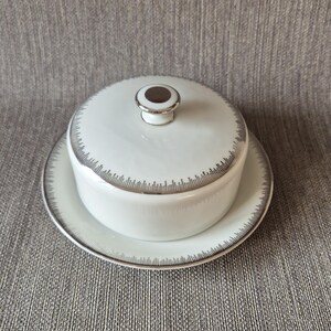 Mantequera vintage Winterling Marktleuthen Bavaria – Porcelana color crema con decoración de rayos de sol plateados | Gibo Stella 7
