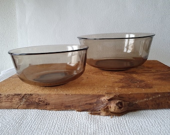 Arcoroc France Vintage set van twee schalen van bruin rookglas uit de jaren '70s