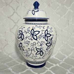 Blue White Floral Asian Ginger Jar. Chinese Blue White Floral Ginger Jar.