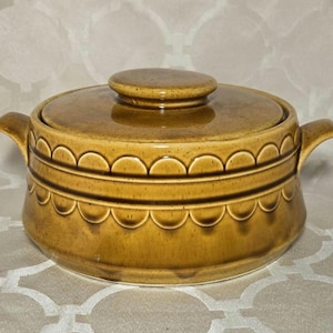 Vintage Homer Laughlin Sheffield Granada Style Mid Century Gold Casserole Dish.